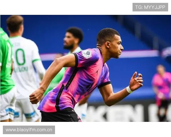 奥雷利安·楚阿梅尼：连续入选法甲最佳阵容的统治级表现解析